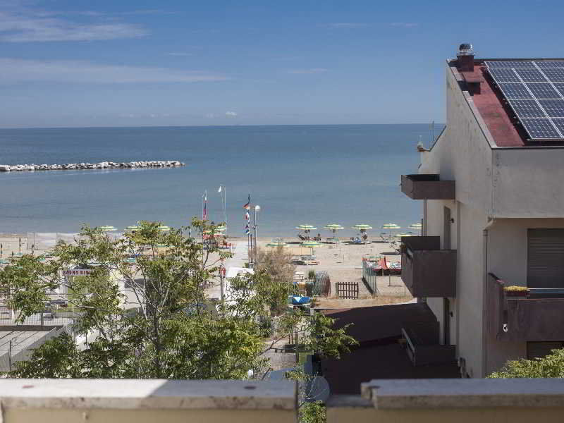 Hotel Rosa Римини Екстериор снимка