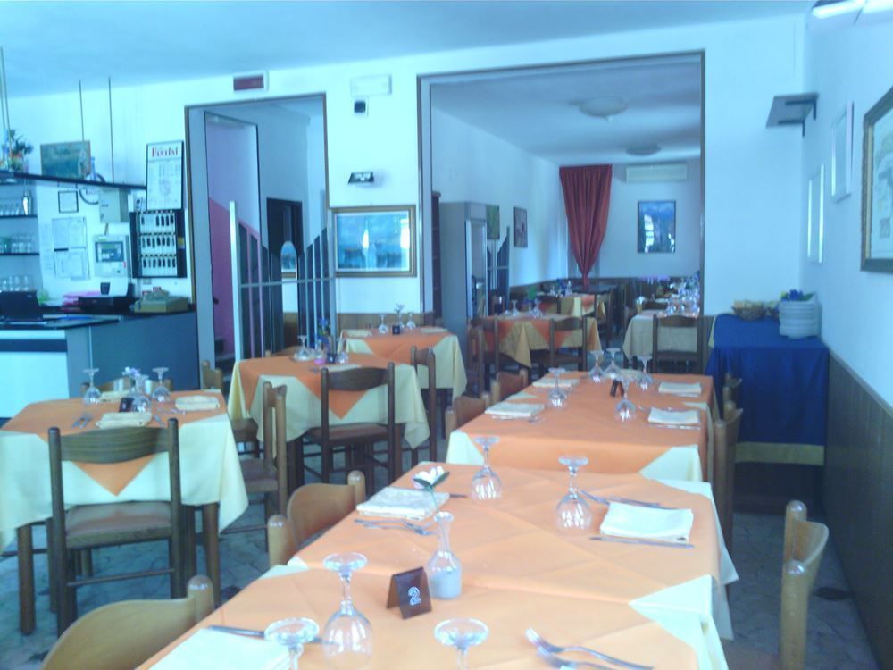 Hotel Rosa Римини Екстериор снимка