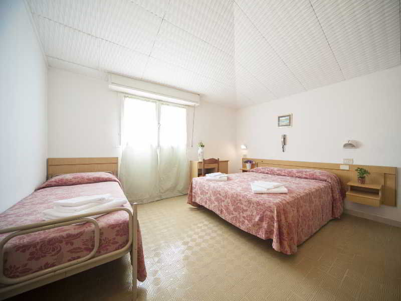 Hotel Rosa Римини Екстериор снимка